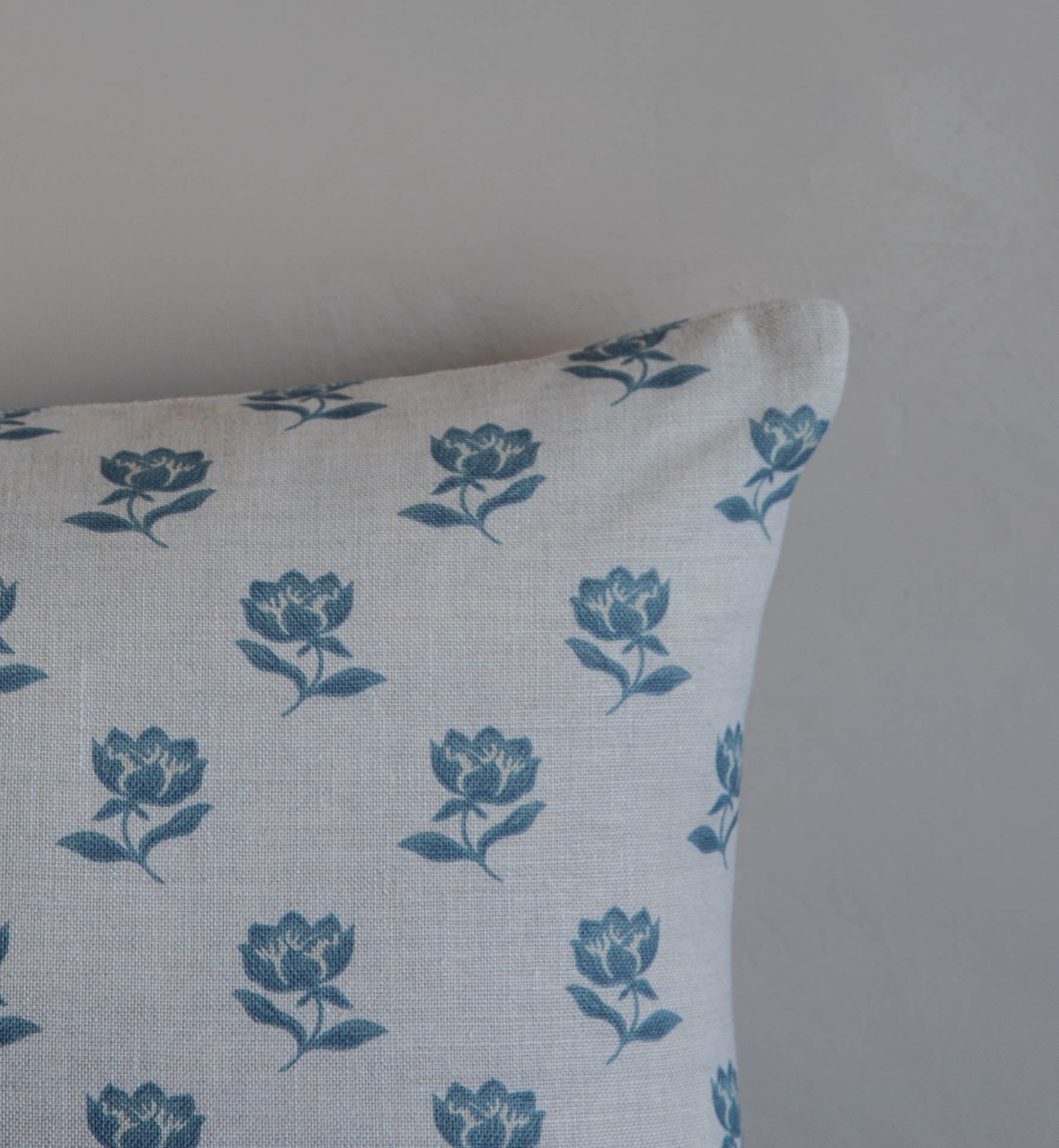 Lenten Rose Large in Cloudstone